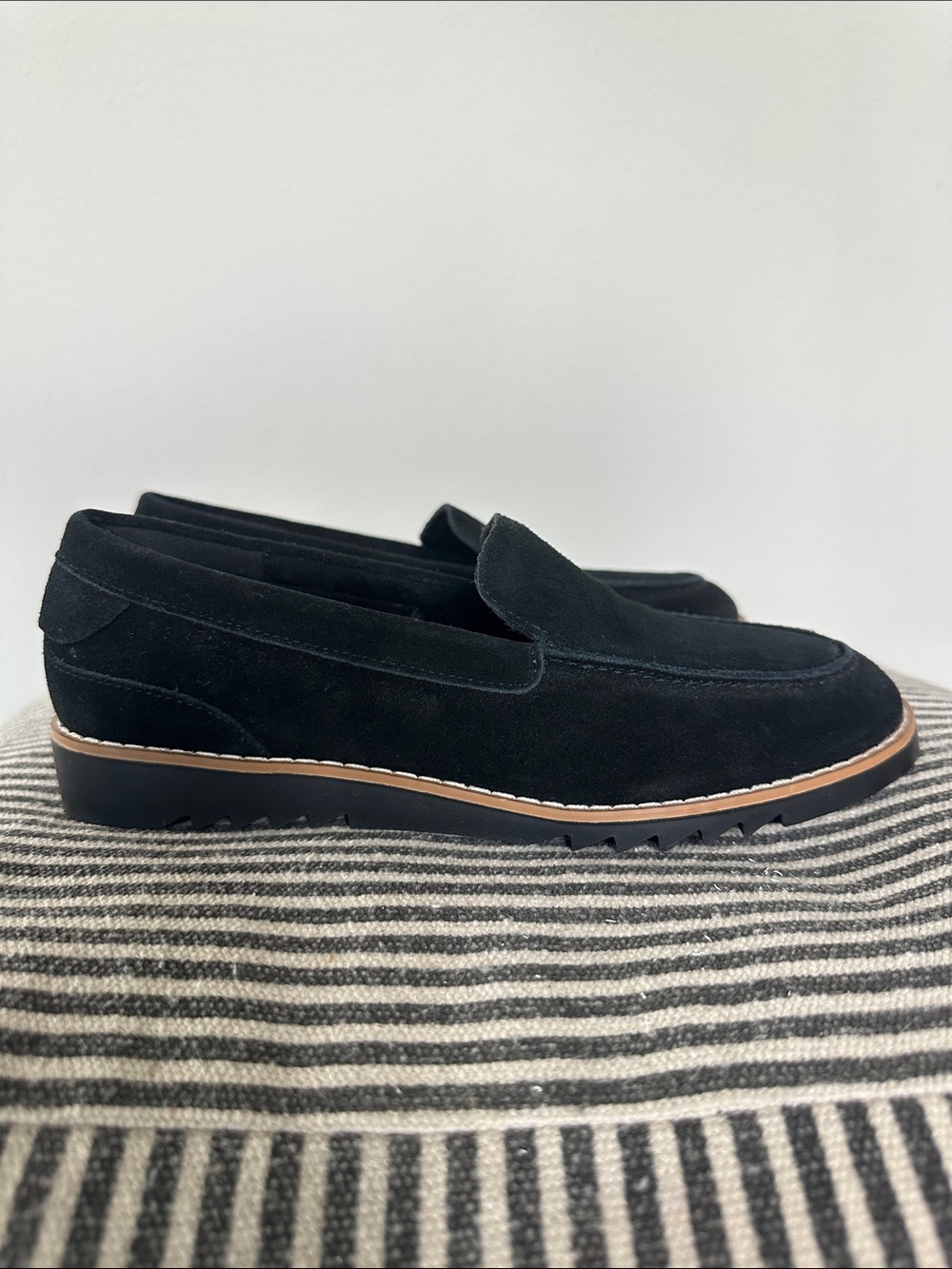 Blondo Libra Black Suede Slip-On Loafers NEW size 6